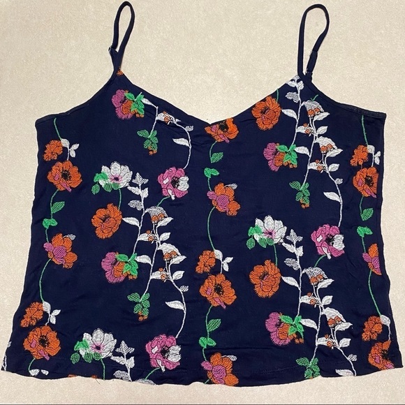 Kellen Embroidered Tank Top Size Medium - Picture 11 of 13
